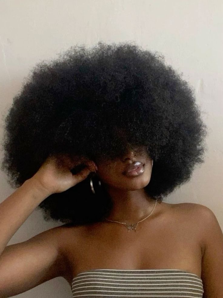 Les différences entre hydrater et nourrir ses cheveux