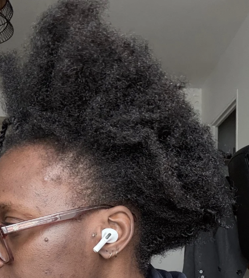 Casse des cheveux crépus : comprendre les causes et limiter la casse